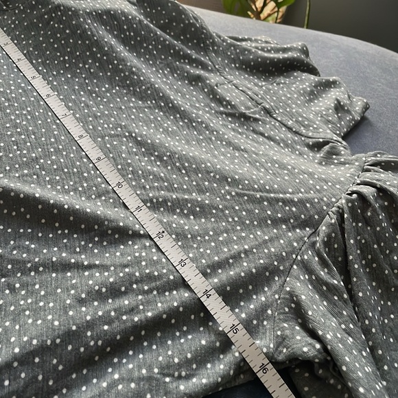 Gorgeous GIRLIE NWOT, NATION LTD, feminine sage green polkadot top XS 💋 - Picture 6 of 7